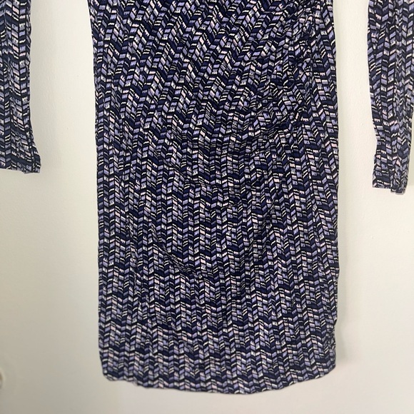 Seraphine Black and White Ruched Long Sleeve Sheath Dress - Picture 3 of 6